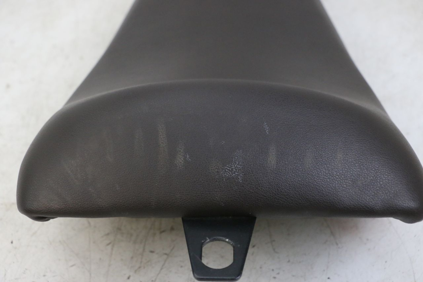photo de ASIENTO DELANTERO ROYAL ENFIELD HYMALAYAN 410 (2016 - 2023) - Estado de la superficie y material