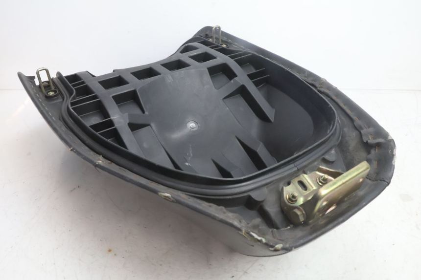 photo de ASIENTO DELANTERO DAELIM S2 125 (2006 - 2007) - Zoom sobre los componentes