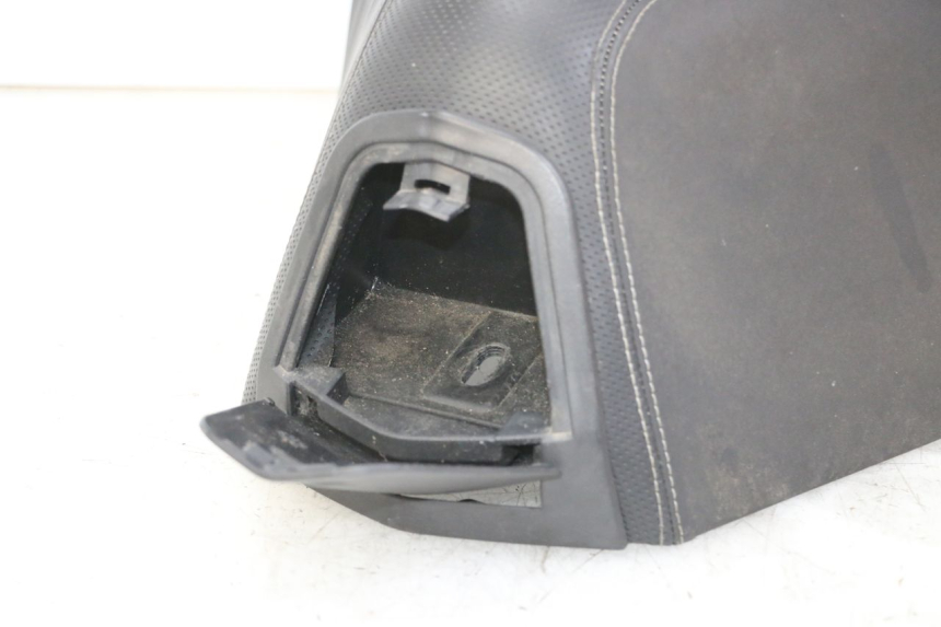 photo de ASIENTO DELANTERO PEUGEOT SATELIS 125 (2013 - 2018) - Otra perspectiva