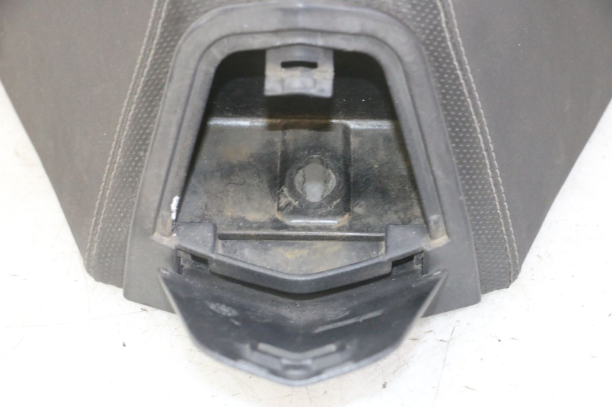 photo de ASIENTO DELANTERO PEUGEOT SATELIS 125 (2013 - 2018) - Estado de la superficie y material