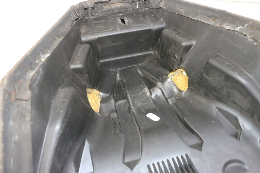 photo de ASIENTO DELANTERO PEUGEOT SATELIS 125 (2013 - 2018) - Detalle de la pieza