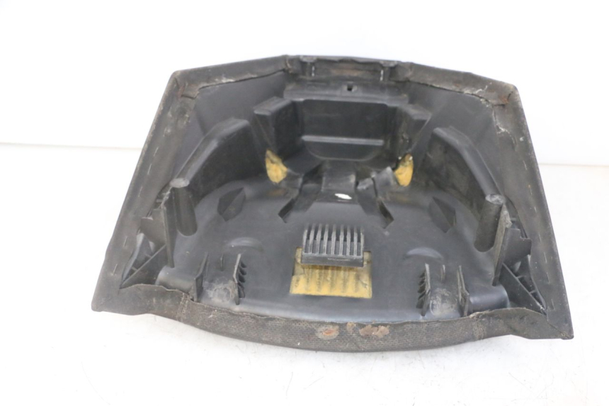 photo de ASIENTO DELANTERO PEUGEOT SATELIS 125 (2013 - 2018) - Detalles de los puntos de fijación