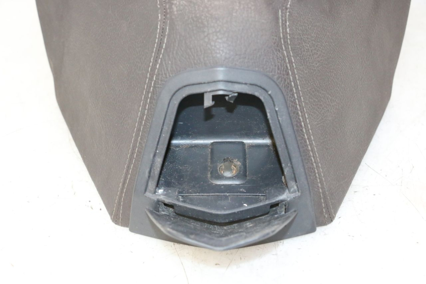 photo de ASIENTO DELANTERO PEUGEOT SATELIS 125 (2006 - 2009) - Marcados y referencias originales