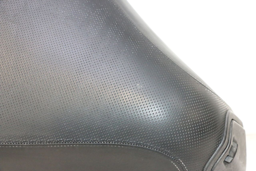 photo de ASIENTO DELANTERO PEUGEOT SATELIS 125 (2013 - 2018) - Marcados y referencias originales