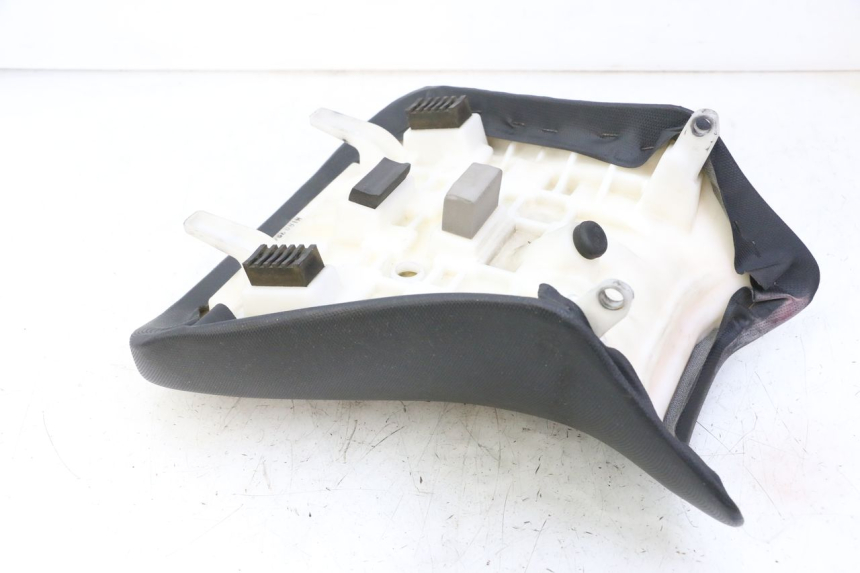 photo de ASIENTO DELANTERO SUZUKI SV S 650 (2003 - 2009) - Detalles de los puntos de fijación