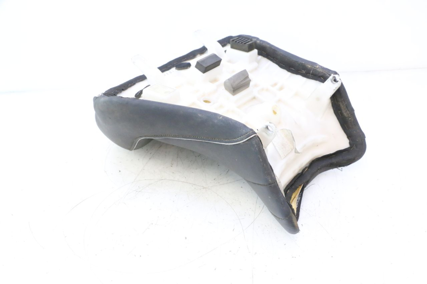 photo de ASIENTO DELANTERO SUZUKI SV S 650 (2003 - 2009) - Detalles de los puntos de fijación