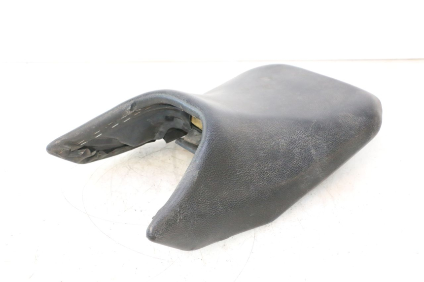 photo de ASIENTO DELANTERO DAELIM VJ ROADWIN 125 (2004 - 2007) - Detalles de los puntos de fijación