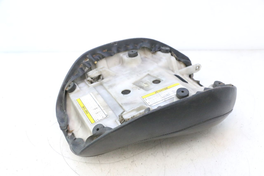 photo de ASIENTO DELANTERO YAMAHA XV VIRAGO 535 (1988 - 2004) - Detalles de los puntos de fijación