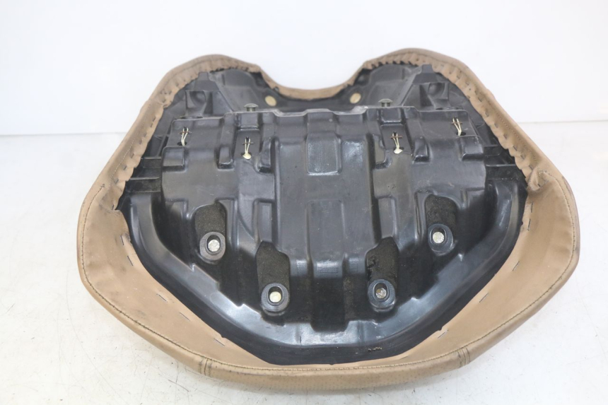 photo de ASIENTO DELANTERO YAMAHA YP MAJESTY 400 (2004 - 2008) - Estado de la superficie y material