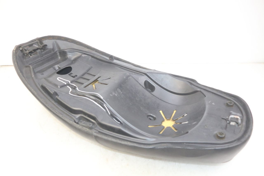 photo de ASIENTO PIAGGIO BEVERLY 125 (2010 - 2015) - Foto de producto adicional