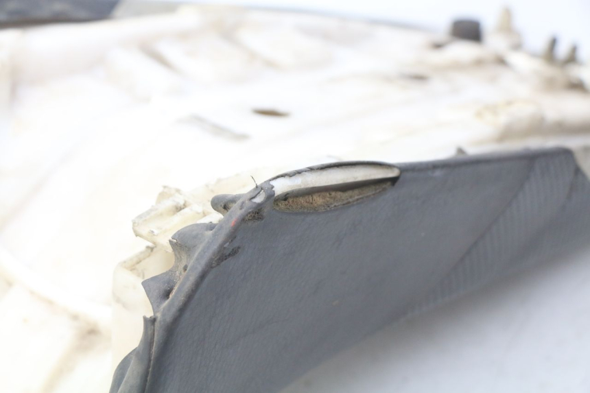 photo de ASIENTO YAMAHA BLASTER 200 (1987 - 2002) - Zoom sobre los componentes