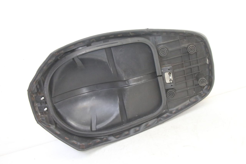 photo de ASIENTO MBK BOOSTER NEXT GENERATION 50 (1995 - 1998) - Detalles de los puntos de fijación