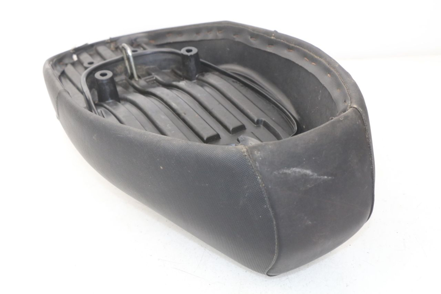 photo de ASIENTO MBK BOOSTER SPIRIT 50 (2004 - 2017) - Detalles de los puntos de fijación