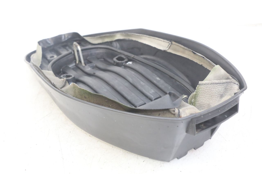 photo de ASIENTO MBK BOOSTER SPIRIT 50 (2004 - 2017) - Detalles de los puntos de fijación