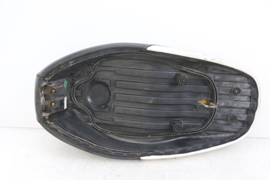 photo de ASIENTO MBK BOOSTER SPIRIT 50 (2004 - 2017) - Detalle de la pieza