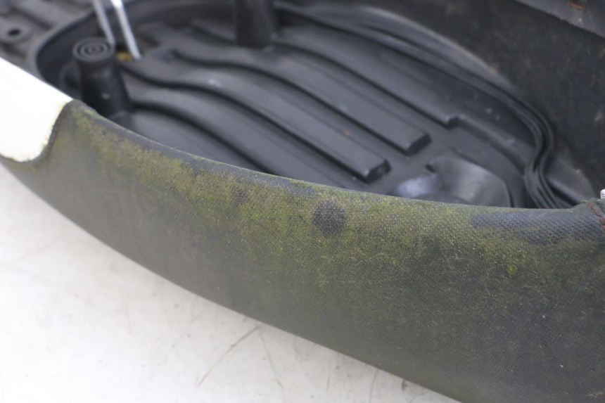 photo de ASIENTO MBK BOOSTER SPIRIT 50 (2004 - 2017) - Detalles de los puntos de fijación