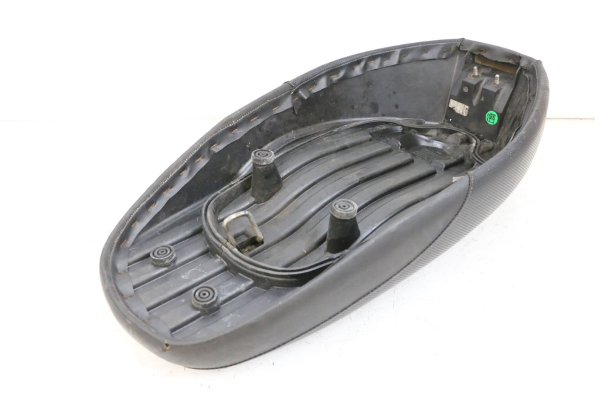 photo de ASIENTO MBK BOOSTER SPIRIT 50 (2004 - 2017) - Enfoque en la estructura