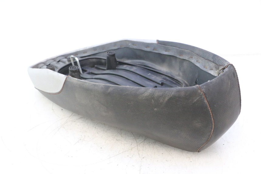 photo de ASIENTO MBK BOOSTER SPIRIT 50 (2004 - 2017) - Características distintivas