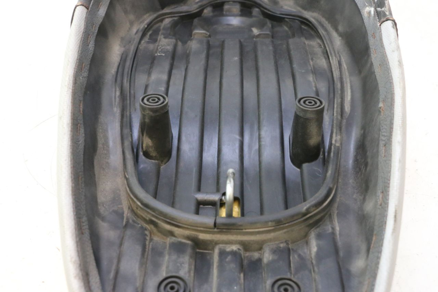 photo de ASIENTO MBK BOOSTER SPIRIT 50 (2004 - 2017) - Estado de la superficie y material