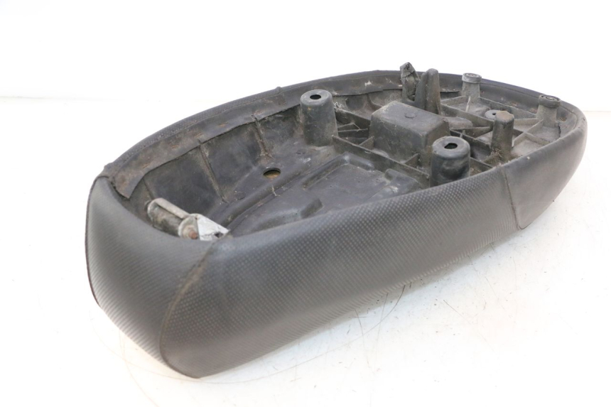 photo de ASIENTO MBK BOOSTER SPIRIT 50 (1999 - 2003) - Primer plano técnico