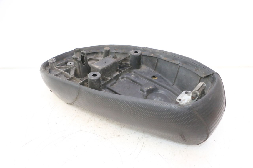 photo de ASIENTO MBK BOOSTER SPIRIT 50 (1999 - 2003) - Detalles de los puntos de fijación