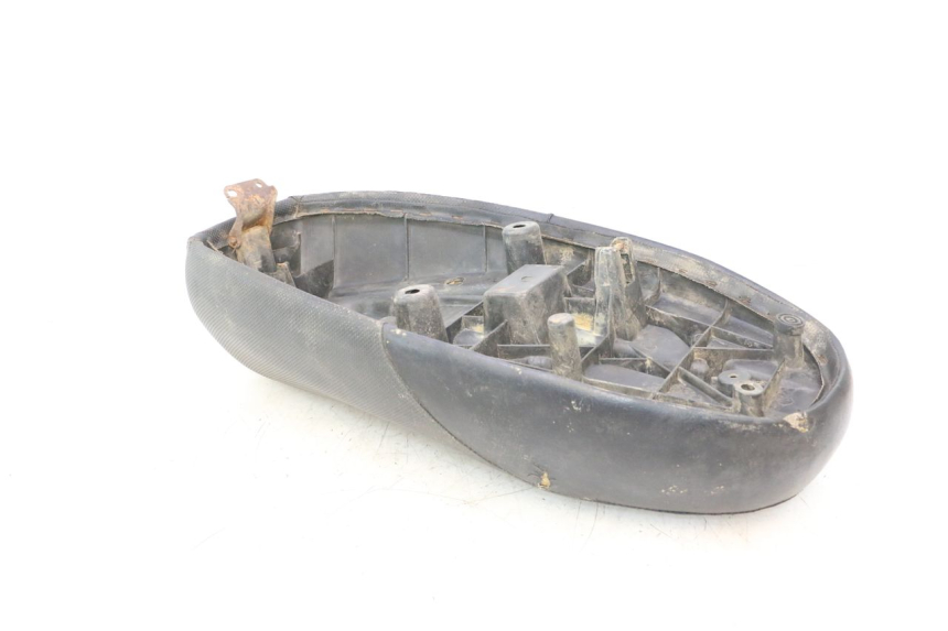 photo de ASIENTO MBK BOOSTER SPIRIT 50 (1999 - 2003) - Detalles de los puntos de fijación