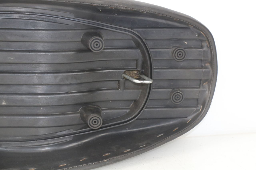 photo de ASIENTO MBK BOOSTER SPIRIT NAKED 50 (2004 - 2017) - Marcados y referencias originales