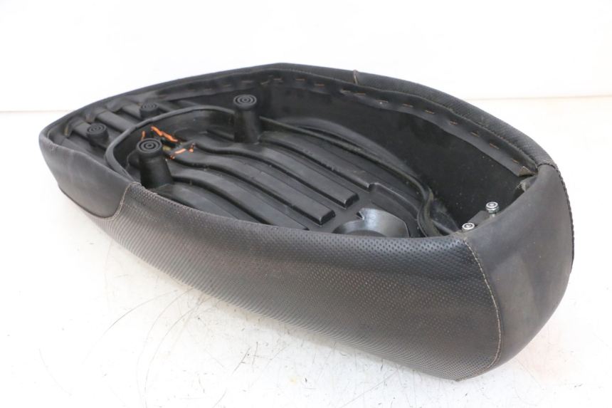 photo de ASIENTO MBK BOOSTER SPIRIT NAKED 50 (2004 - 2017) - Primer plano técnico