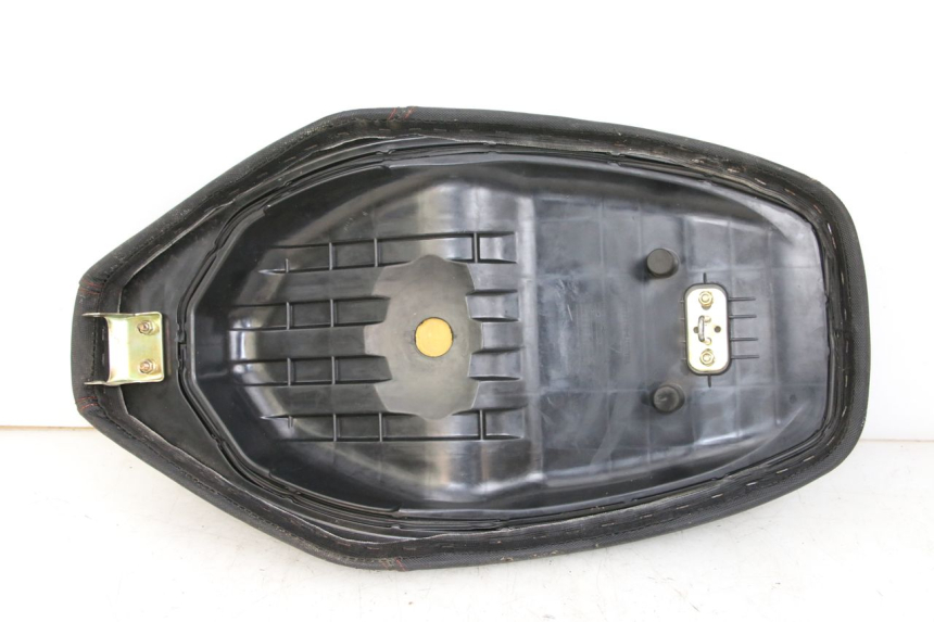 photo de ASIENTO TNT MOTOR BOSTON 4T 50 (2018 - 2025) - Estado de la superficie y material