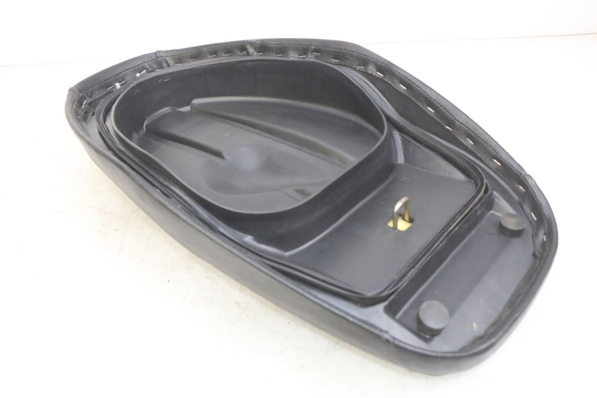 photo de ASIENTO BAOTIAN BT 49 QT-9 50 (2006 - 2010) - Detalles de los puntos de fijación