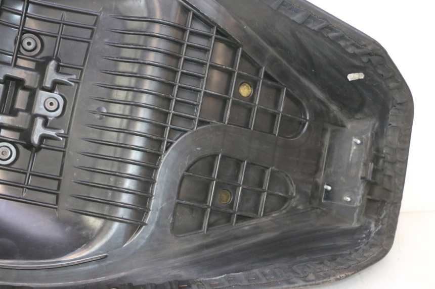 photo de ASIENTO SUZUKI BURGMAN 125 (2007 - 2014) - Primer plano de alta resolución