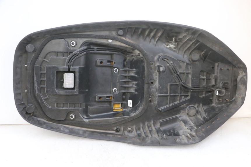 photo de ASIENTO SUZUKI BURGMAN EXECUTIVE ABS 650 (2006 - 2012) - Detalle de la pieza