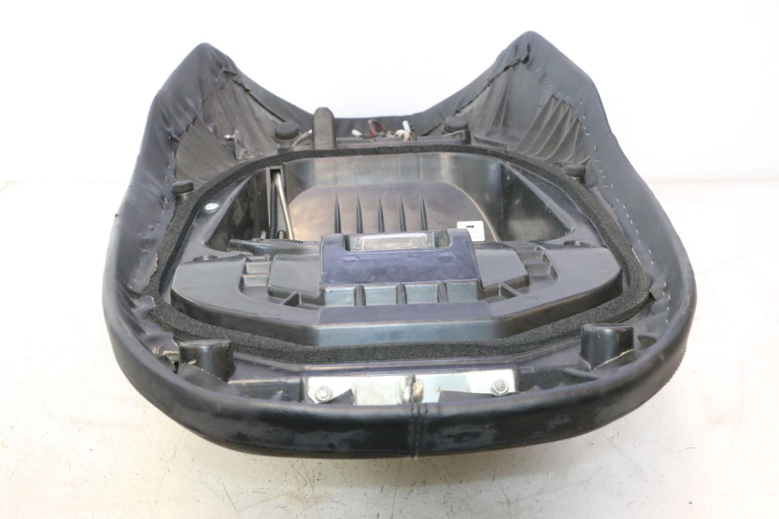 photo de ASIENTO SUZUKI BURGMAN EXECUTIVE ABS 650 (2006 - 2012) - Otra vista del artículo