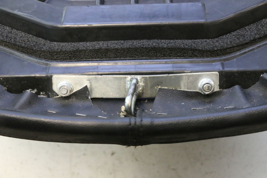 photo de ASIENTO SUZUKI BURGMAN EXECUTIVE ABS 650 (2006 - 2012) - Zoom sobre los componentes