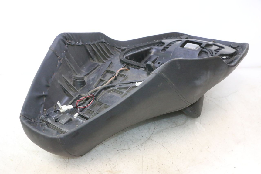 photo de ASIENTO SUZUKI BURGMAN EXECUTIVE ABS 650 (2006 - 2012) - Inspección visual detallada