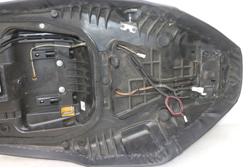 photo de ASIENTO SUZUKI BURGMAN EXECUTIVE ABS 650 (2006 - 2012) - Otra perspectiva