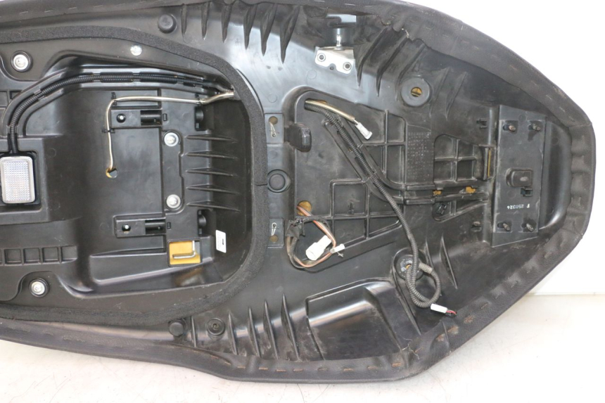 photo de ASIENTO SUZUKI BURGMAN EXECUTIVE ABS 650 (2006 - 2012) - Otra vista del artículo