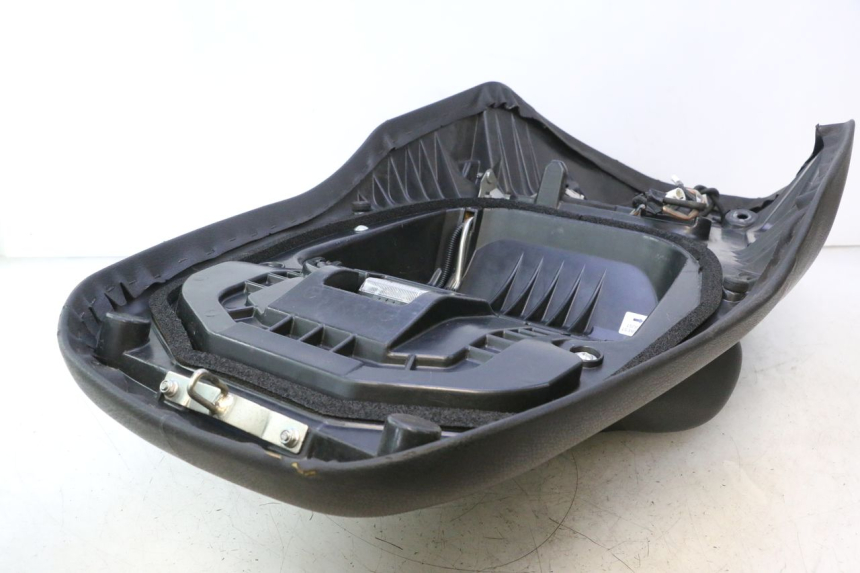 photo de ASIENTO SUZUKI BURGMAN EXECUTIVE ABS 650 (2006 - 2012) - Inspección visual detallada