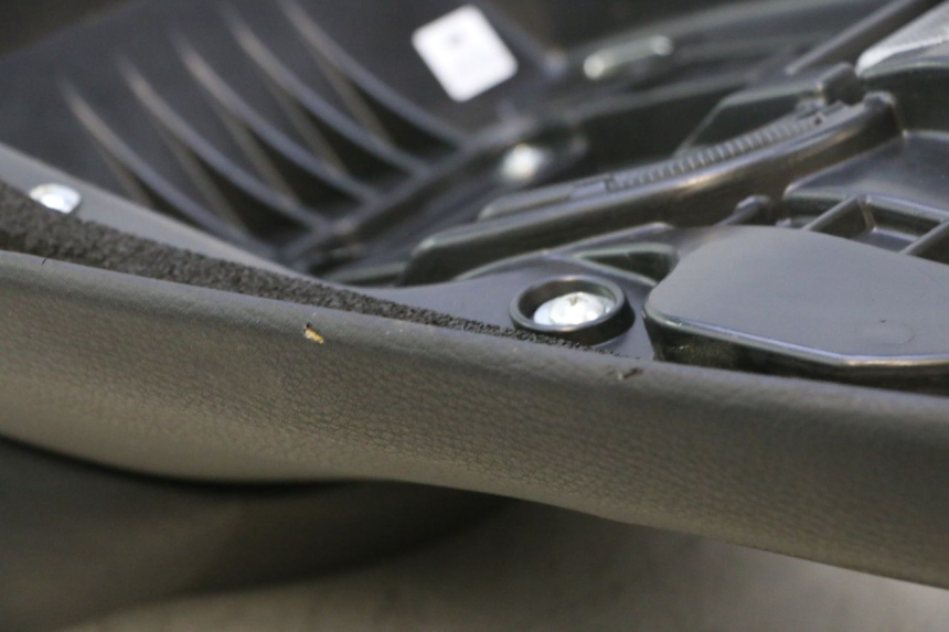 photo de ASIENTO SUZUKI BURGMAN EXECUTIVE ABS 650 (2006 - 2012) - Enfoque en la estructura