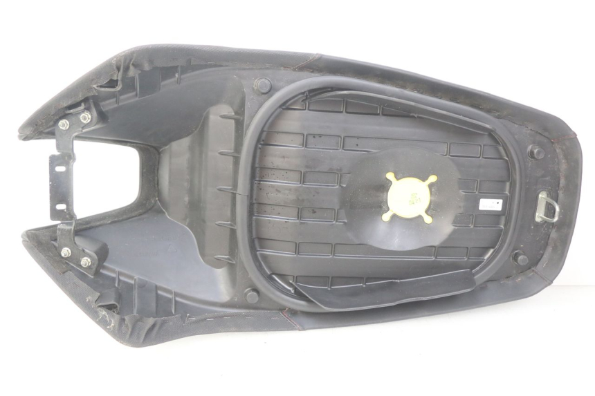 photo de ASIENTO YAMAHA BW'S BWS 125 (2010 - 2013) - Detalles de los puntos de fijación