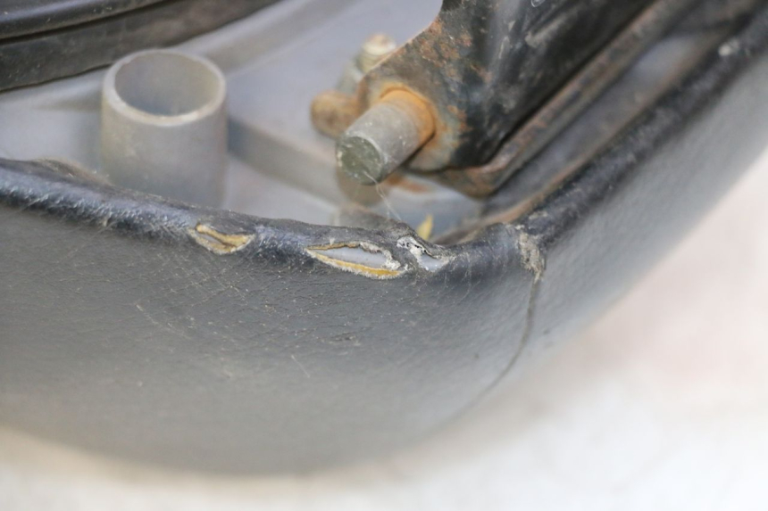 photo de ASIENTO YAMAHA BW'S 100 (1999 - 2002) - Detalles de los puntos de fijación