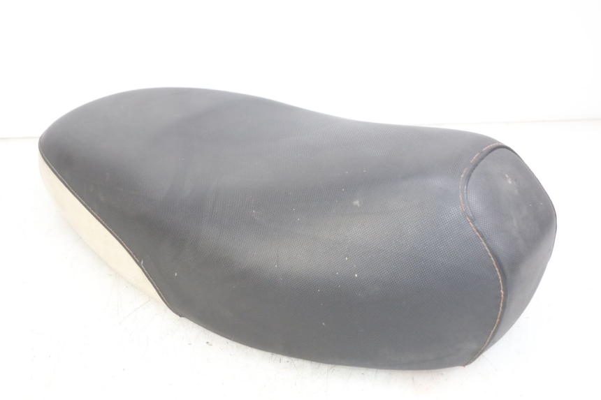 photo de ASIENTO YAMAHA BW'S EASY 50 (2013 - 2016) - Detalles de los puntos de fijación