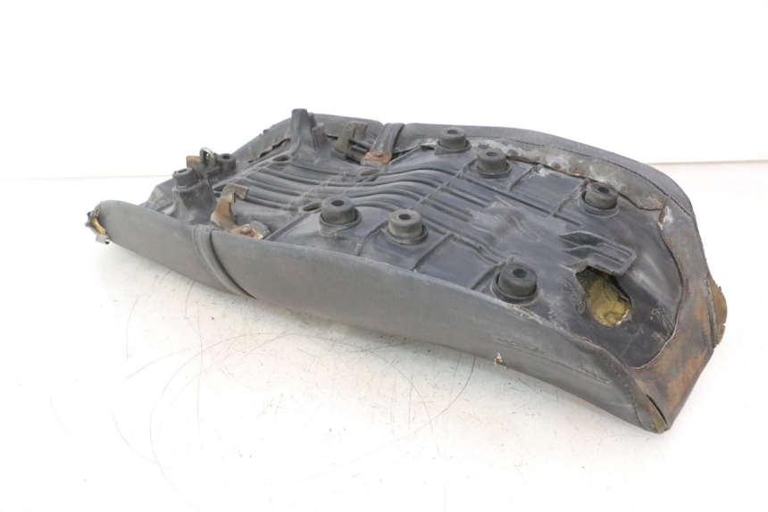 photo de ASIENTO HONDA CB TWO FIFTY 250 (1991 - 2002) - Primer plano técnico