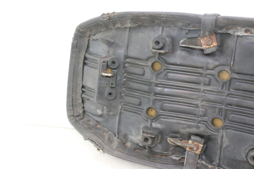 photo de ASIENTO HONDA CB TWO FIFTY 250 (1991 - 2002) - Detalles de los puntos de fijación