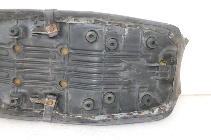 photo de ASIENTO HONDA CB TWO FIFTY 250 (1991 - 2002) - Estado de la superficie y material