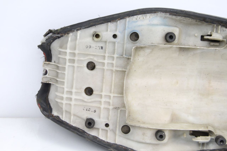 photo de ASIENTO HONDA CBR F SC21 1000 (1986 - 1992) - Zoom sobre los componentes