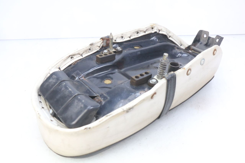 photo de ASIENTO TNT MOTOR CITY 50 (2007 - 2018) - Estado de la superficie y material