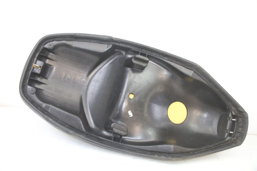 photo de ASIENTO PEUGEOT CITYSTAR 125 (2011 - 2017) - Estado de la superficie y material