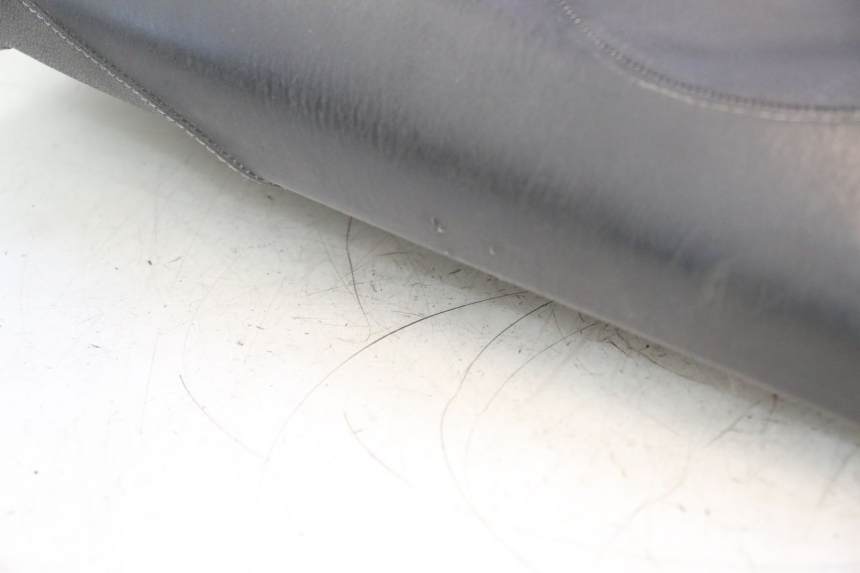 photo de ASIENTO PEUGEOT CITYSTAR 125 (2011 - 2017) - Enfoque en la estructura