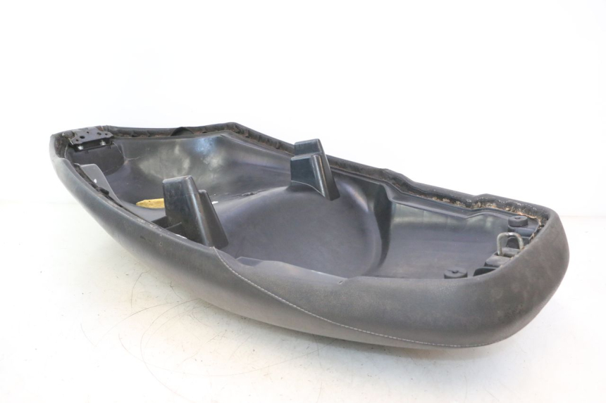 photo de ASIENTO PEUGEOT CITYSTAR 125 (2011 - 2017) - Detalles de los puntos de fijación